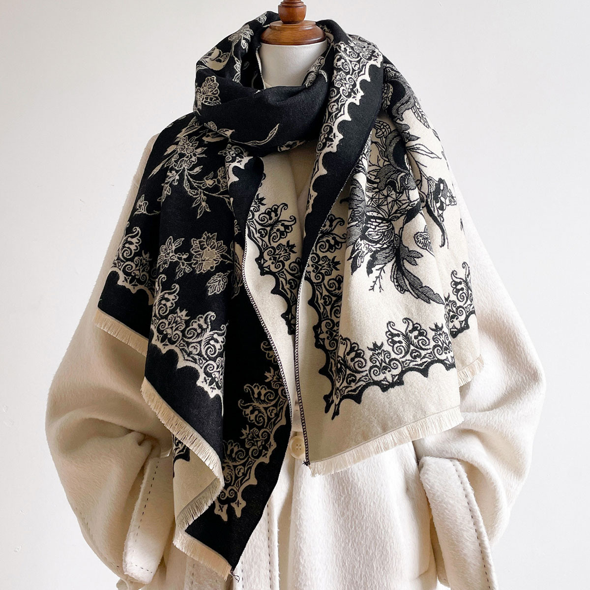 Cashmere Scarf - Женский шарф из искусственного кашемира с